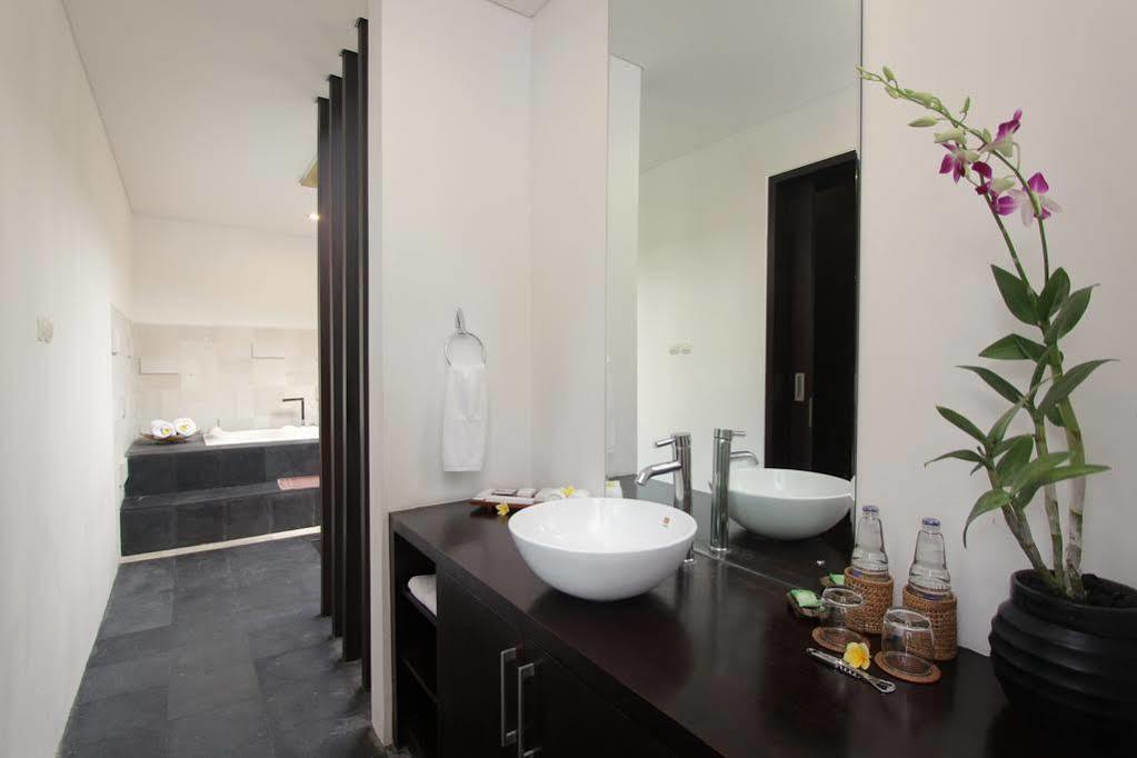 The Adnyana Villas & Spa Dempasar Exterior foto